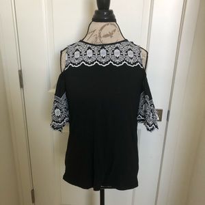 LOFT COLD SHOULDER TOP.  EUC!